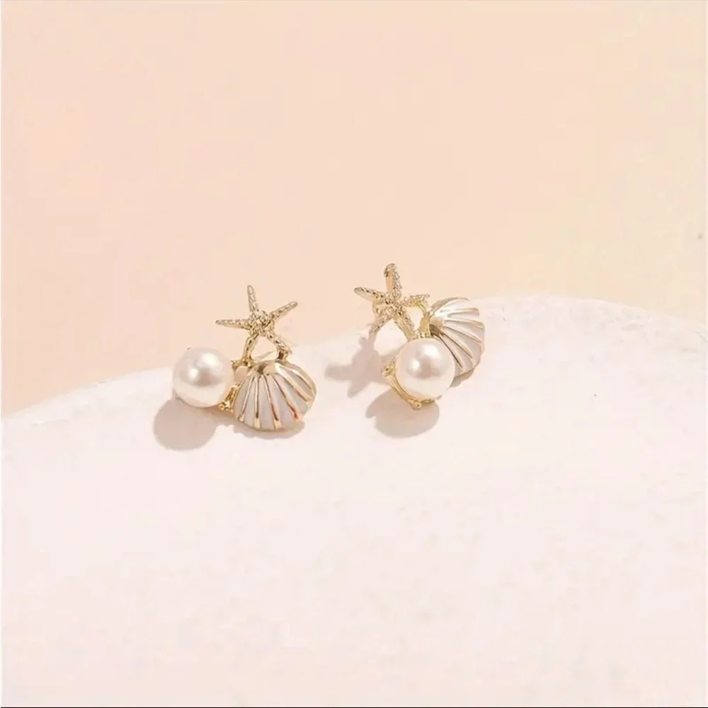 Starfish Shell Pearl Stud Earrings Gold Tone Coastal Style NWT